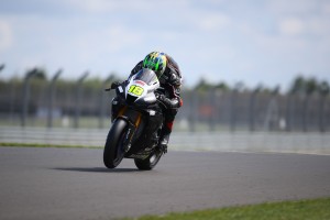 Dominant debut for the new Fireblade at Donington Park