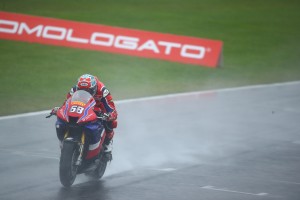 Rain brings mixed results for Honda Racing UK at Donington Park