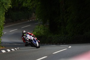 Strong first qualifying for Honda Racing UK at the Isle of Man TT Races