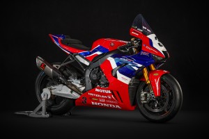 3_CBR1000RR-R_FR34_TT23