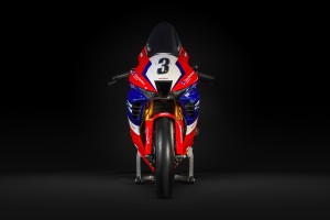 3_CBR1000RR-R_F_TT23