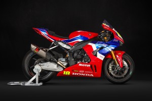 18_CBR1000RR-R_RHS_BSB23