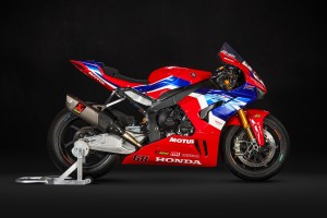 68_CBR1000RR-R_RHS_BSB23