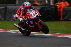 Changing conditions at Oulton Park and mixed fortunes for Honda Racing UK