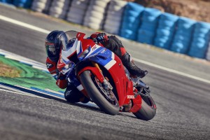 24YM_CBR1000RR-R_FIREBLADE_SP_LOCATION_3611