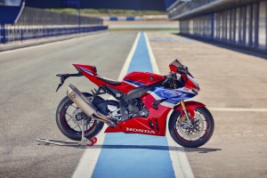 24YM_CBR1000RR-R_FIREBLADE_SP_LOCATION_1108