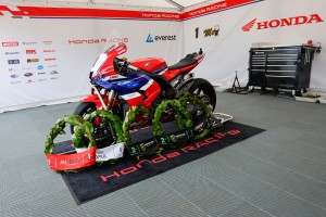 Honda Racing_TT_Manufacturer_Award-7
