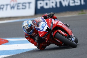 Knockhill Supersport race one report - Honda Racing UK