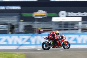 Knockhill Sunday Report - Supersport and Superbike