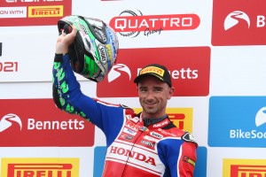 Double podium delight for Honda Racing UK at Thruxton